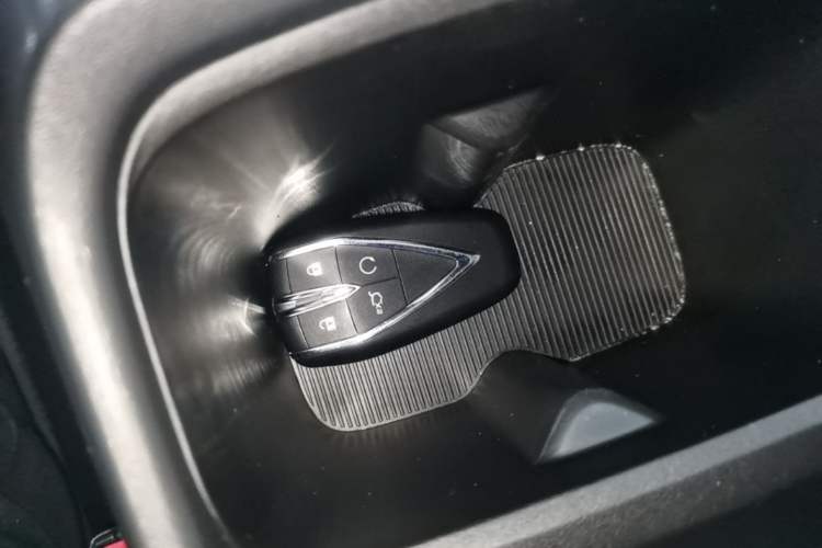 Used CHANGAN Eado PHEV 2025 Smart New Blue Whale 145KM Battleship Edition Vehicle Key