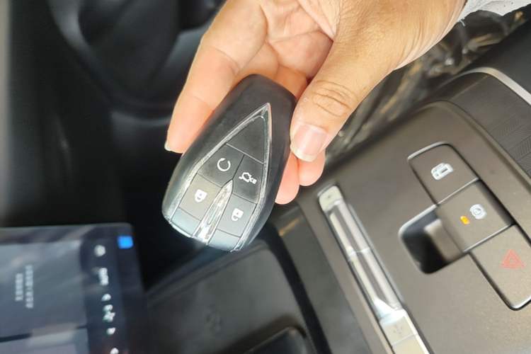Used CHANGAN Eado PHEV 2025 Smart New Blue Whale 145KM High-Energy Edition Vehicle Key
