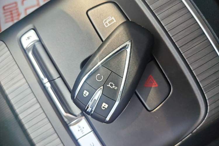 Used CHANGAN Eado PHEV 2025 Smart New Blue Whale 145KM Battleship Edition Vehicle Key