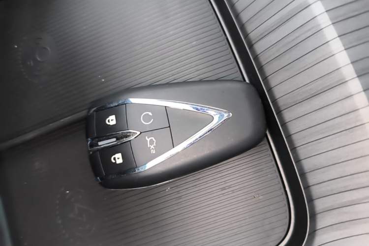 Used CHANGAN Eado PHEV 2025 Smart New Blue Whale 145KM Battleship Edition Vehicle Key
