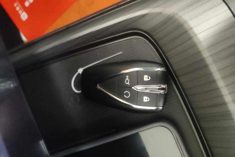 Used CHANGAN Eado PHEV 2025 Smart New Blue Whale 145KM Battleship Edition Vehicle Key