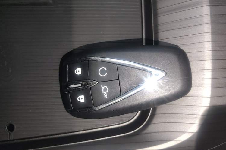 Used CHANGAN Eado PHEV 2025 Smart New Blue Whale 145KM Battleship Edition Vehicle Key