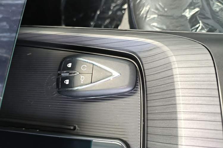 Used CHANGAN Eado PHEV 2025 Smart New Blue Whale 145KM Battleship Edition Vehicle Key