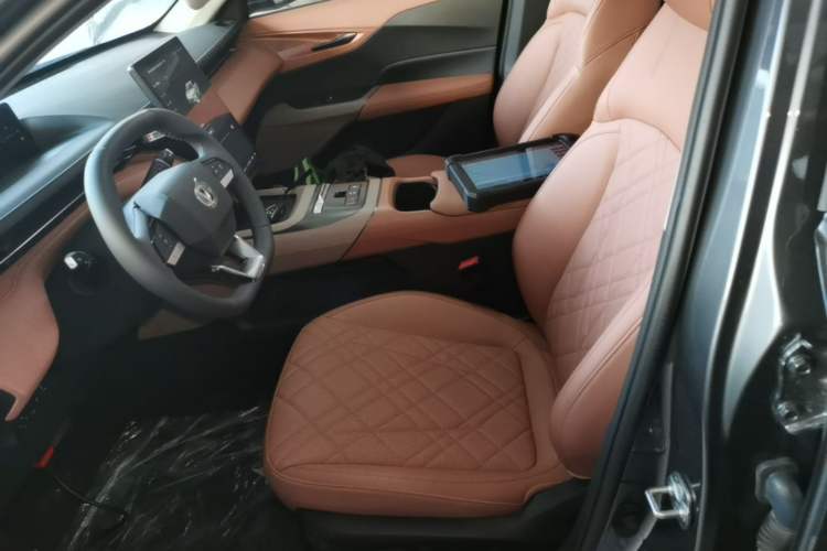 Used CHANGAN Eado PHEV 2025 Smart New Blue Whale 145KM Battleship Edition Left Front Seat