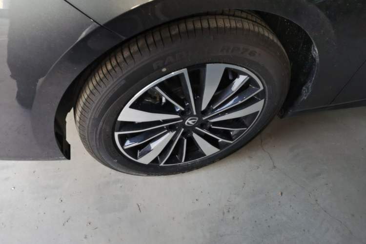 Used CHANGAN Eado PHEV 2025 Smart New Blue Whale 145KM Battleship Edition Left Front Wheel Hub