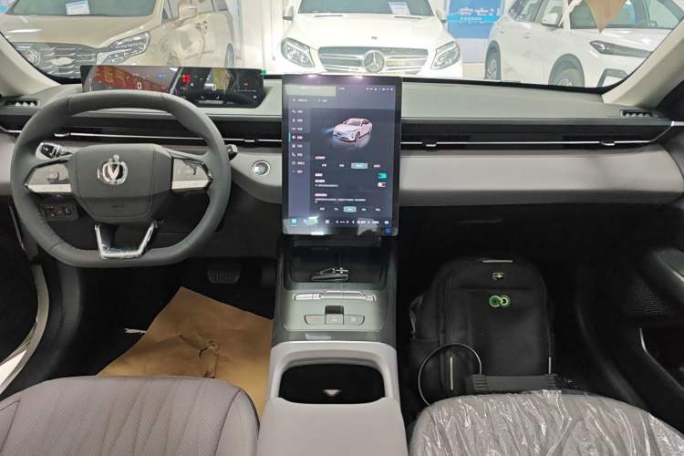 Used CHANGAN Eado PHEV 2025 Smart New Blue Whale 145KM Battleship Edition Audio And AC Panel