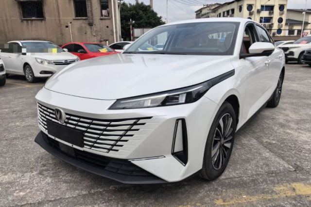 CHANGAN Eado PHEV 2025 Smart New Blue Whale 145KM Battleship Edition مستعملة
