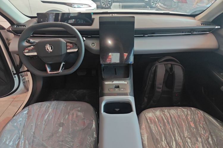 Used CHANGAN Eado PHEV 2025 Smart New Blue Whale 145KM Battleship Edition Center Console