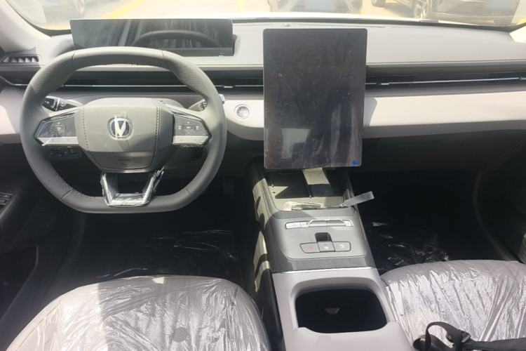 Used CHANGAN Eado PHEV 2025 Smart New Blue Whale 145KM Battleship Edition Center Console