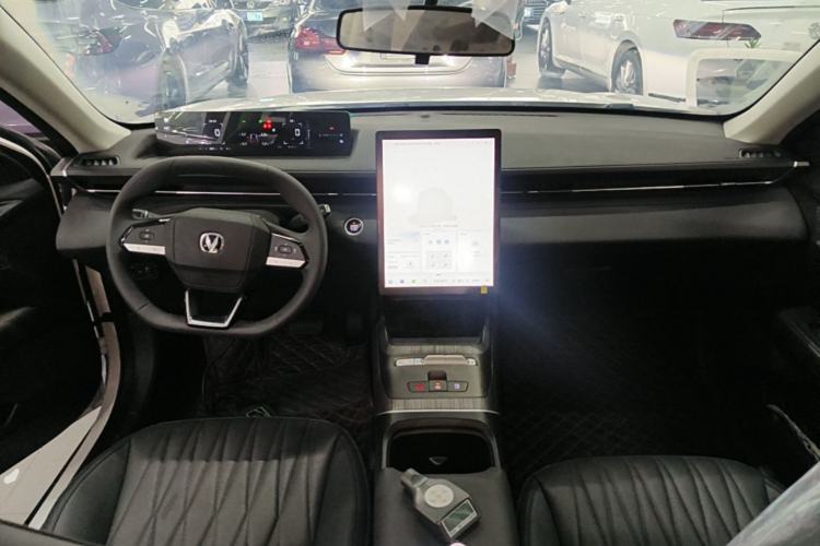 Used CHANGAN Eado PHEV 2025 Smart New Blue Whale 145KM Battleship Edition Center Console