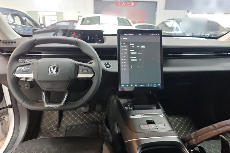 Used CHANGAN Eado PHEV 2025 Smart New Blue Whale 145KM High-Energy Edition Center Console