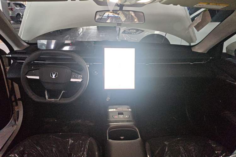 Used CHANGAN Eado PHEV 2025 Smart New Blue Whale 145KM High-Energy Edition Center Console