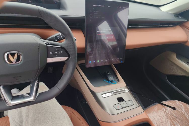 Used CHANGAN Eado PHEV 2025 Smart New Blue Whale 145KM Battleship Edition Center Console