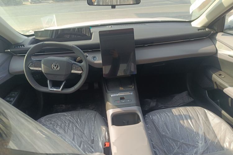 Used CHANGAN Eado PHEV 2025 Smart New Blue Whale 145KM Battleship Edition Center Console