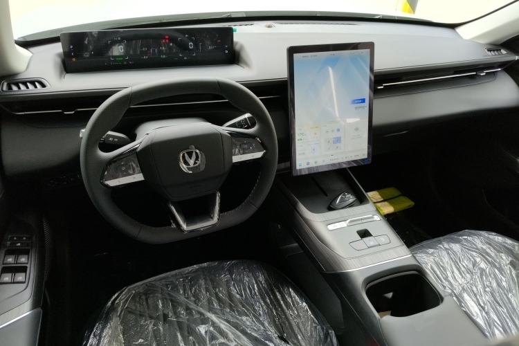 Used CHANGAN Eado PHEV 2025 Smart New Blue Whale 145KM Battleship Edition Center Console