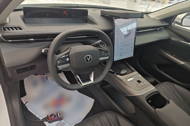 Used CHANGAN Eado PHEV 2025 Smart New Blue Whale 145KM Battleship Edition Center Console
