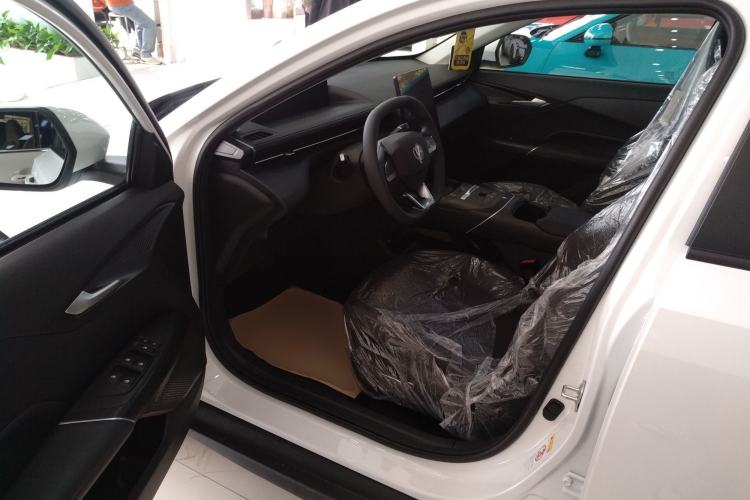 Used CHANGAN Eado PHEV 2025 Smart New Blue Whale 145KM High-Energy Edition Driver Seat
