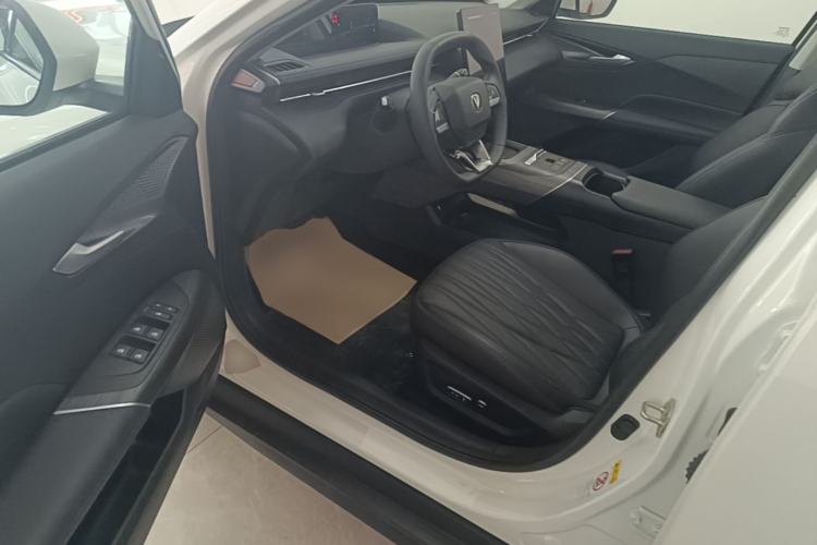 Used CHANGAN Eado PHEV 2025 Smart New Blue Whale 145KM Battleship Edition Driver Seat
