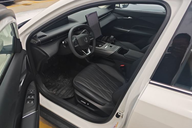 Used CHANGAN Eado PHEV 2025 Smart New Blue Whale 145KM Battleship Edition Driver Seat