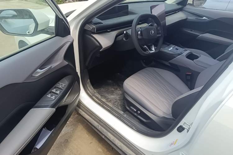 Used CHANGAN Eado PHEV 2025 Smart New Blue Whale 145KM Battleship Edition Driver Seat
