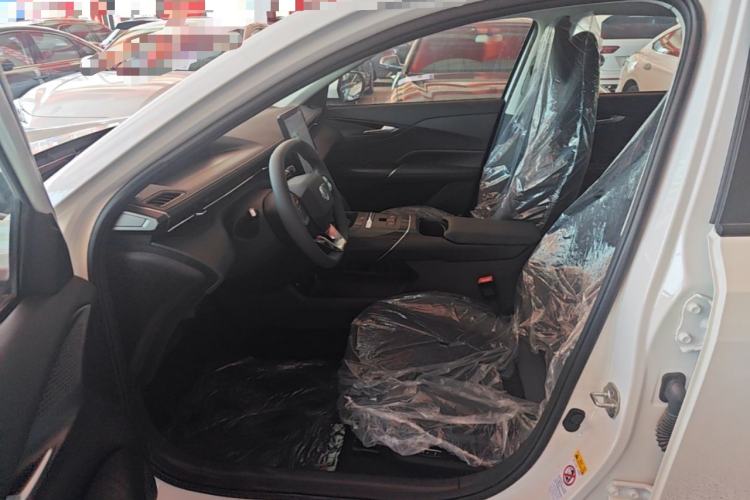Used CHANGAN Eado PHEV 2025 Smart New Blue Whale 145KM High-Energy Edition Driver Seat