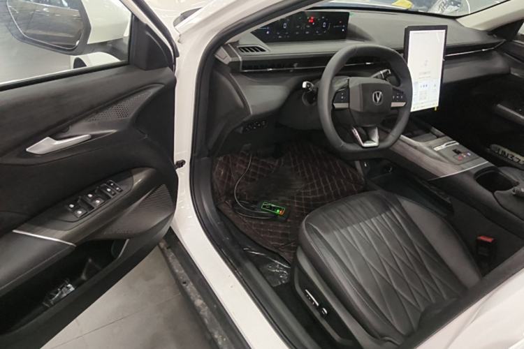 Used CHANGAN Eado PHEV 2025 Smart New Blue Whale 145KM Battleship Edition Driver Seat
