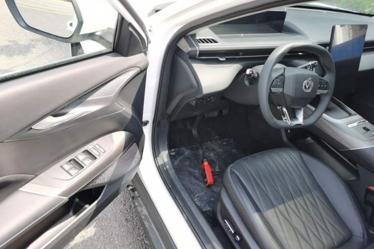 Used CHANGAN Eado PHEV 2025 Smart New Blue Whale 145KM Battleship Edition Driver Seat