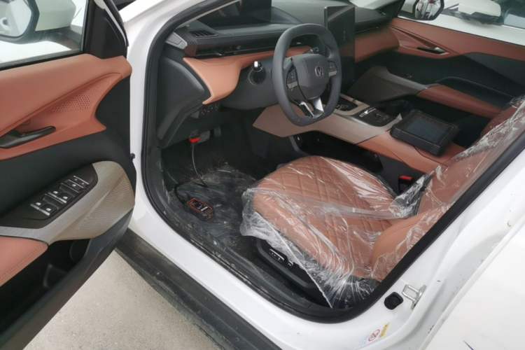 Used CHANGAN Eado PHEV 2025 Smart New Blue Whale 145KM Battleship Edition Driver Seat