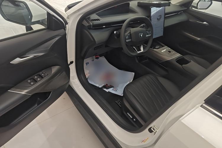 Used CHANGAN Eado PHEV 2025 Smart New Blue Whale 145KM Battleship Edition Driver Seat