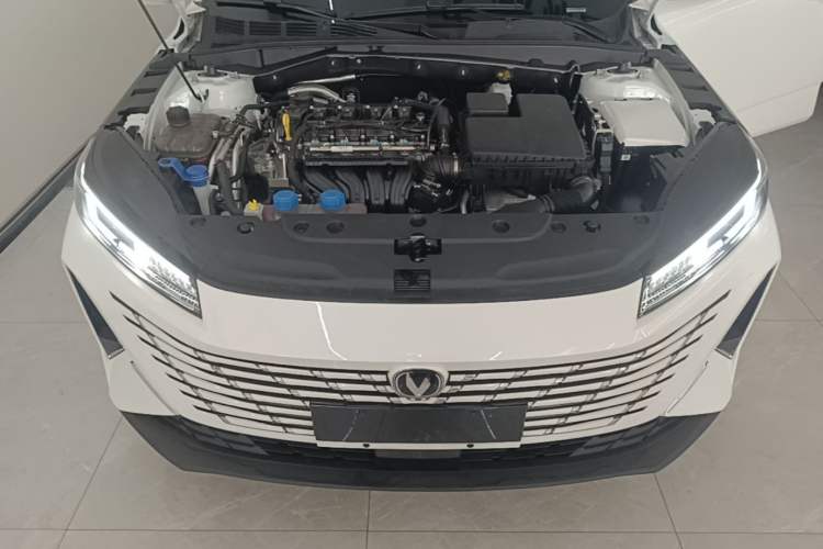 Used CHANGAN Eado PHEV 2025 Smart New Blue Whale 145KM Battleship Edition Engine Bay