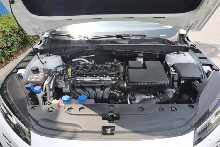Used CHANGAN Eado PHEV 2025 Smart New Blue Whale 145KM Battleship Edition Engine Bay