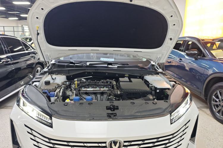 Used CHANGAN Eado PHEV 2025 Smart New Blue Whale 145KM High-Energy Edition Engine Bay