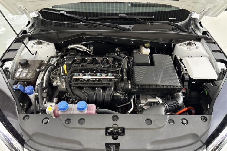 Used CHANGAN Eado PHEV 2025 Smart New Blue Whale 145KM High-Energy Edition Engine Bay