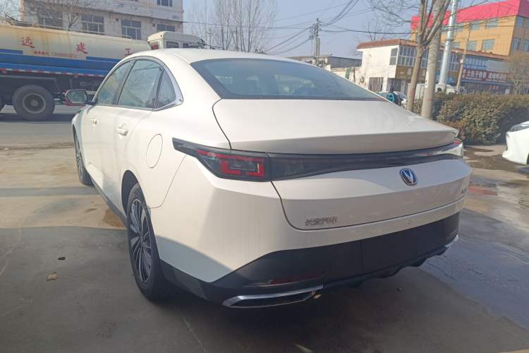 Used CHANGAN Eado PHEV 2025 Smart New Blue Whale 145KM Battleship Edition Exterior 2