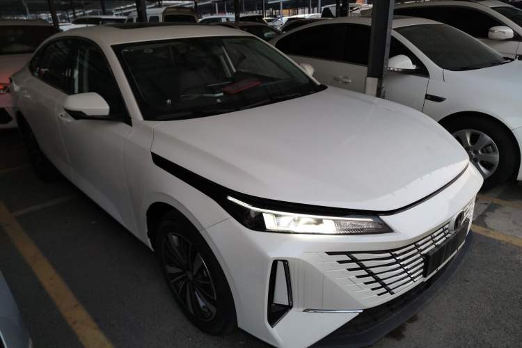 Used CHANGAN Eado PHEV 2025 Smart New Blue Whale 145KM Battleship Edition Exterior 2