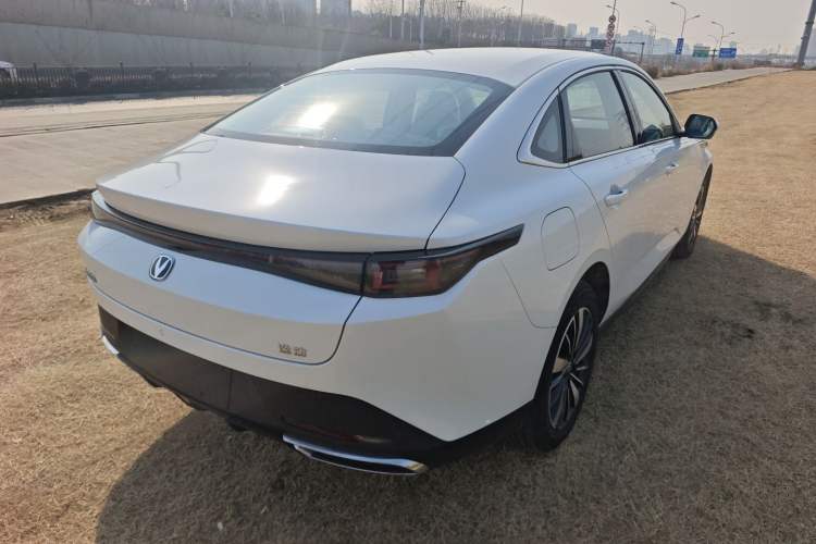 Used CHANGAN Eado PHEV 2025 Smart New Blue Whale 145KM Battleship Edition Exterior 3