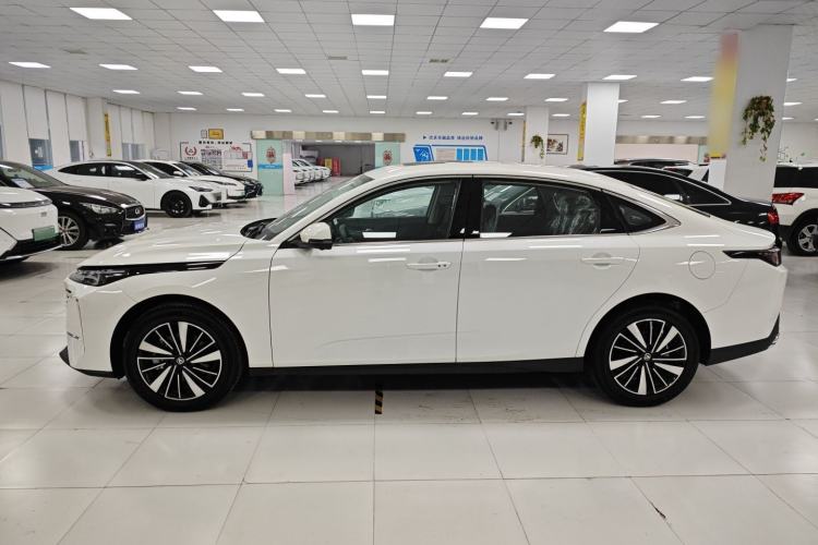 Used CHANGAN Eado PHEV 2025 Smart New Blue Whale 145KM Battleship Edition Exterior 3