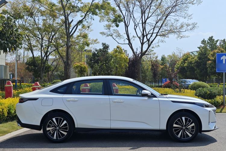 Used CHANGAN Eado PHEV 2025 Smart New Blue Whale 145KM High-Energy Edition Exterior 3