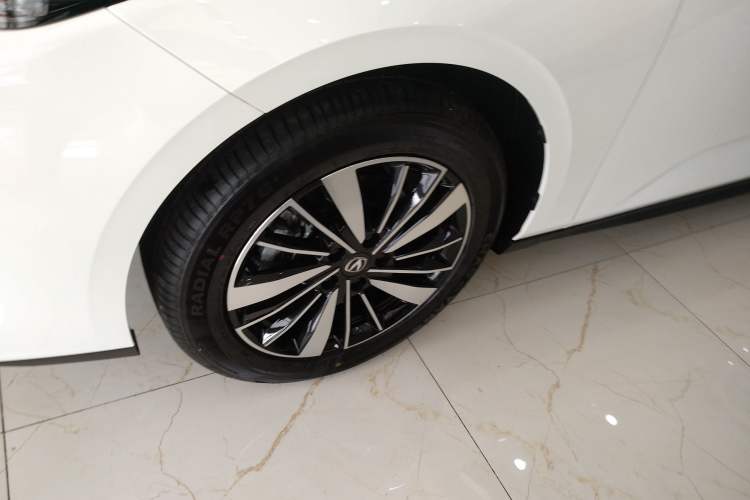 Used CHANGAN Eado PHEV 2025 Smart New Blue Whale 145KM High-Energy Edition Exterior 4