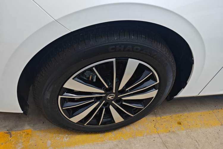 Used CHANGAN Eado PHEV 2025 Smart New Blue Whale 145KM Battleship Edition Exterior 4