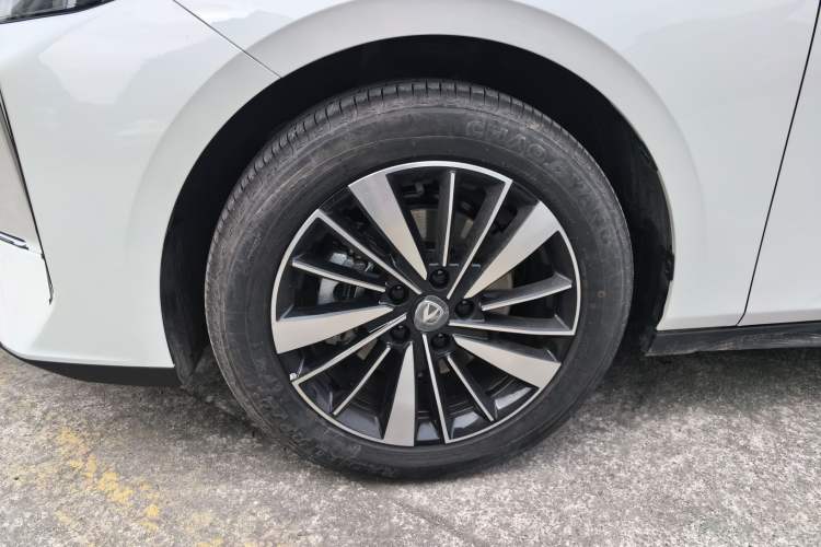 Used CHANGAN Eado PHEV 2025 Smart New Blue Whale 145KM Battleship Edition Exterior 4