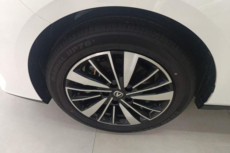 Used CHANGAN Eado PHEV 2025 Smart New Blue Whale 145KM Battleship Edition Exterior 4