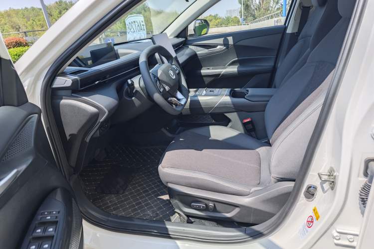 Used CHANGAN Eado PHEV 2025 Smart New Blue Whale 145KM High-Energy Edition Exterior 4