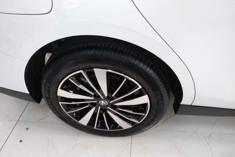 Used CHANGAN Eado PHEV 2025 Smart New Blue Whale 145KM High-Energy Edition Exterior 5