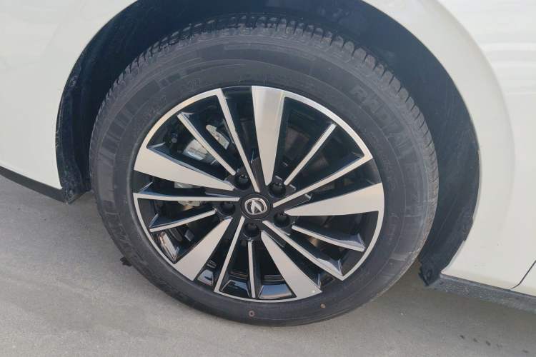 Used CHANGAN Eado PHEV 2025 Smart New Blue Whale 145KM Battleship Edition Exterior 5