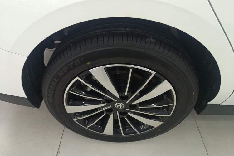 Used CHANGAN Eado PHEV 2025 Smart New Blue Whale 145KM Battleship Edition Exterior 5