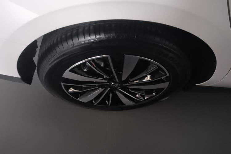 Used CHANGAN Eado PHEV 2025 Smart New Blue Whale 145KM Battleship Edition Exterior 5
