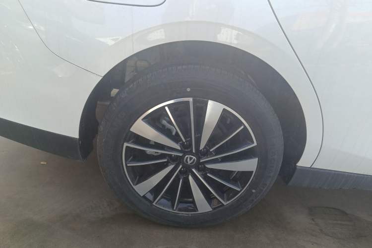 Used CHANGAN Eado PHEV 2025 Smart New Blue Whale 145KM Battleship Edition Exterior 5