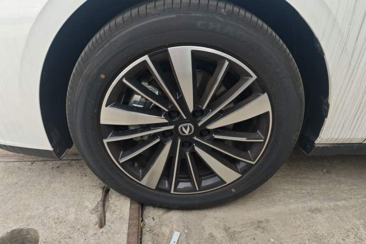 Used CHANGAN Eado PHEV 2025 Smart New Blue Whale 145KM Battleship Edition Exterior 7