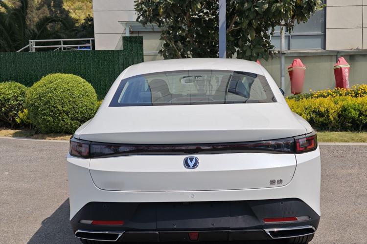 Used CHANGAN Eado PHEV 2025 Smart New Blue Whale 145KM High-Energy Edition Exterior 7